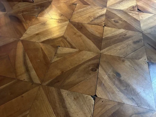 Parquet ancien en noyer - Rémy Motte Parquet ancien en noyer - Rémy Motte