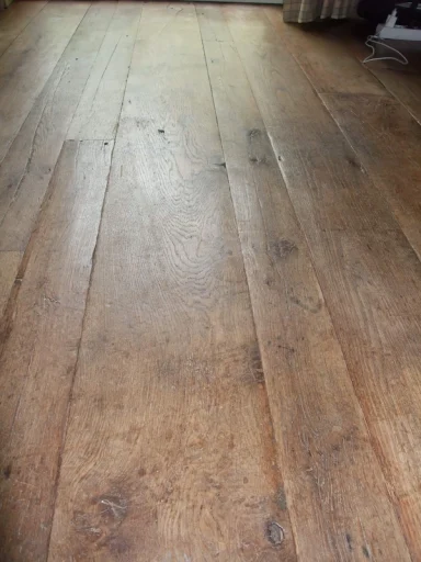 Plancher XVIIIe en chêne ciré Plancher XVIIIe en chêne ciré