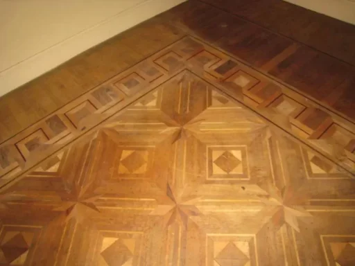 Panneaux de marqueterie en chêne, noyer et sycomore du XVIIIe Panneaux de marqueterie en chêne, noyer et sycomore du XVIIIe